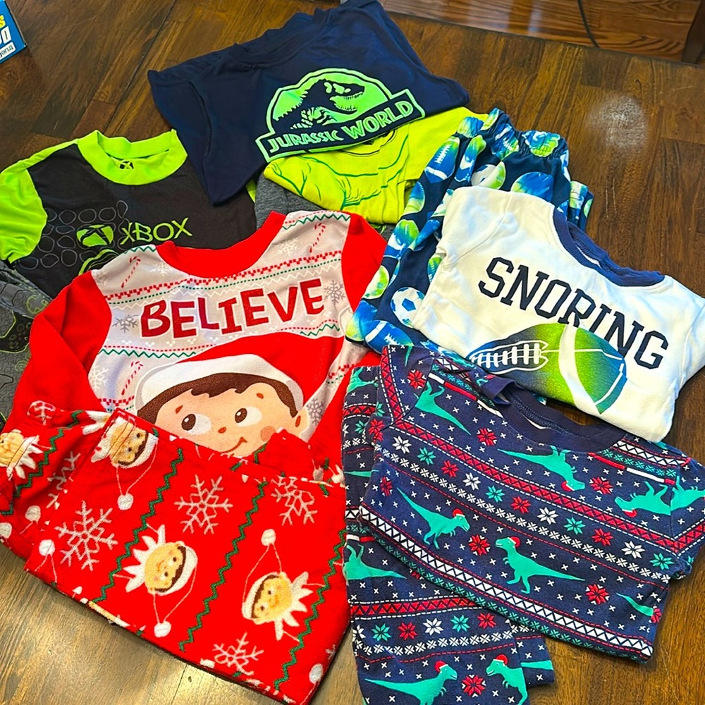 Bundle of 5 PJ Sets, Boys size 6/7, Christmas PJs, XBox, Jurassic Park